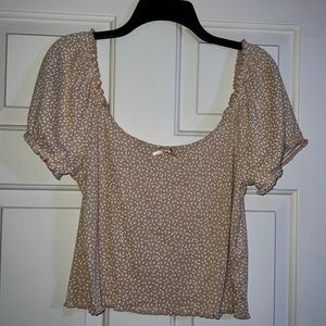 American Eagle Cropped Puff Sleeve Shirt (Tan with Floral Print)